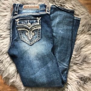Woman’s Rock Revival Crop Jeans